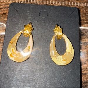 Elegant Gold and Cream Earrings